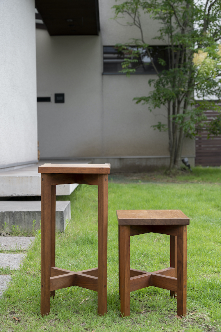 「トゥルムスツール」と「ポルトハイスツールチェア」
