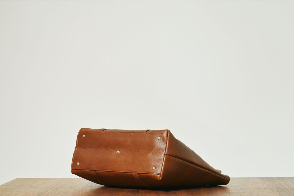 UN LEATHER TOTE BAG PATINA(ダークブラウン)