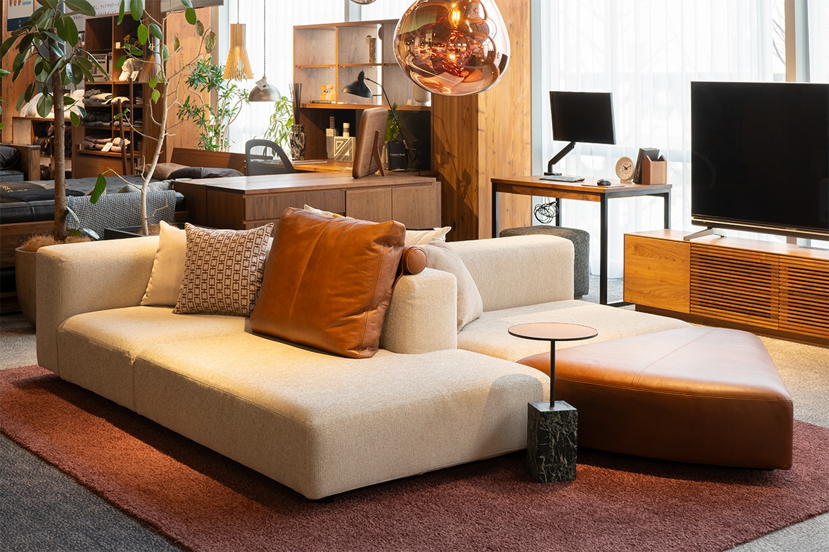 CUSHION C-TYPE W76 × H60cm