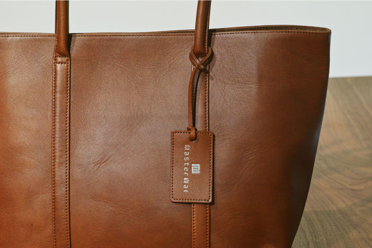 UN LEATHER TOTE BAG PATINA(ダークブラウン)