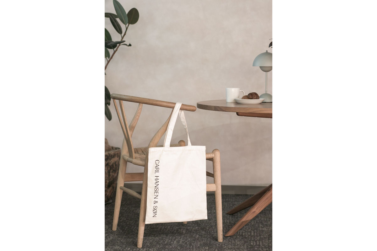 CARL HANSEN & SON | CH24 WISHBONE CHAIR オーク/ナチュラルペーパーコード/ソープ仕上げ