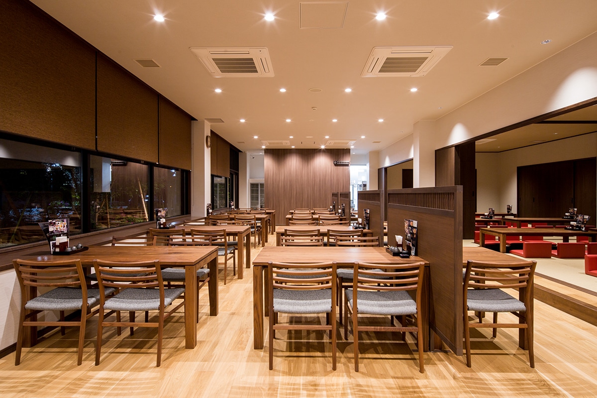 YU UC8 DINING CHAIR